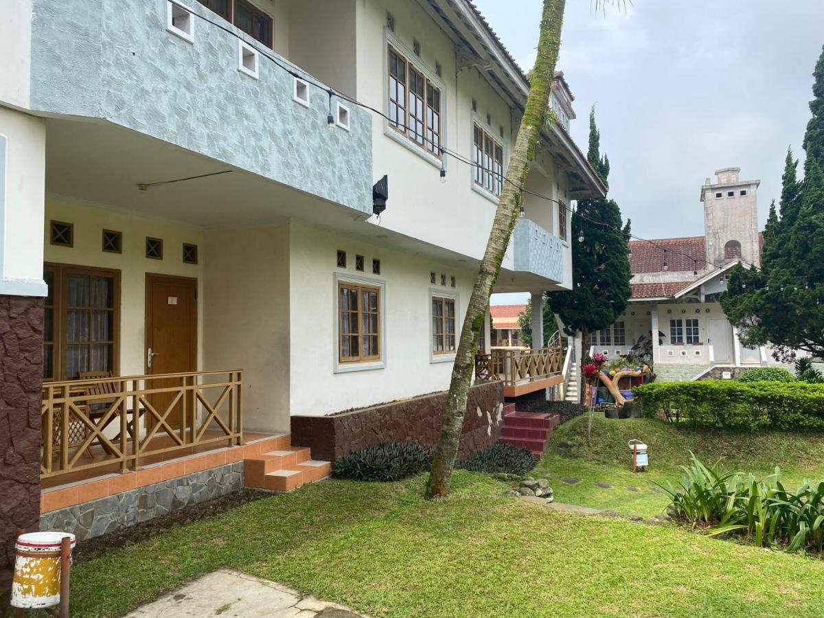 Hotel Puspa Sari Ciater Exterior foto
